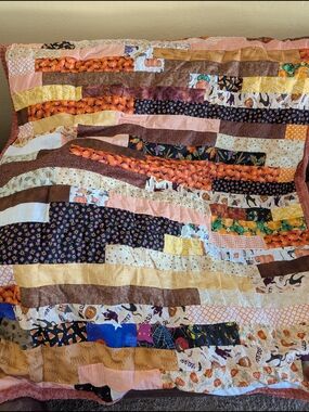 Autumn Harvest Patchwork Quilt – Orange, Brown & Cream Soft Fleece Back
